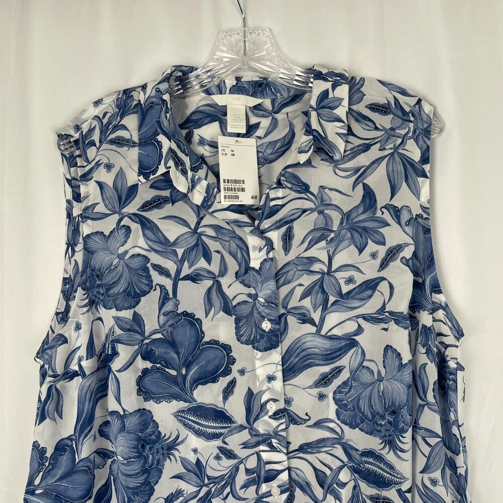 H&M Sheer Button Down Sleeveless Blouse - Picture 4 of 10